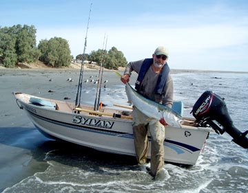 Bahia Asuncion aluminum boat fishing 2