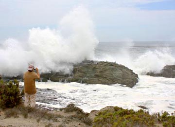 Bahia Asuncion surf on rocks